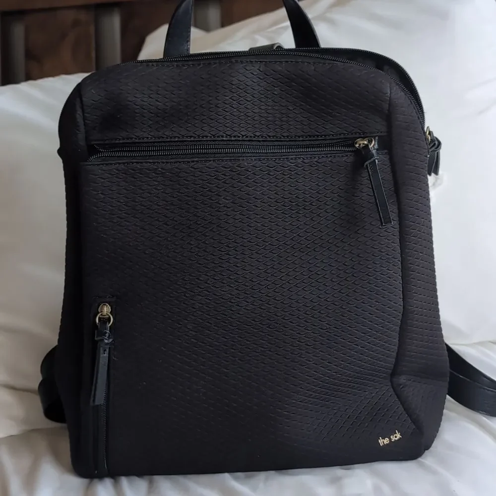 The Sak Olvera🖤 Black Quilted Neoprene Backpack